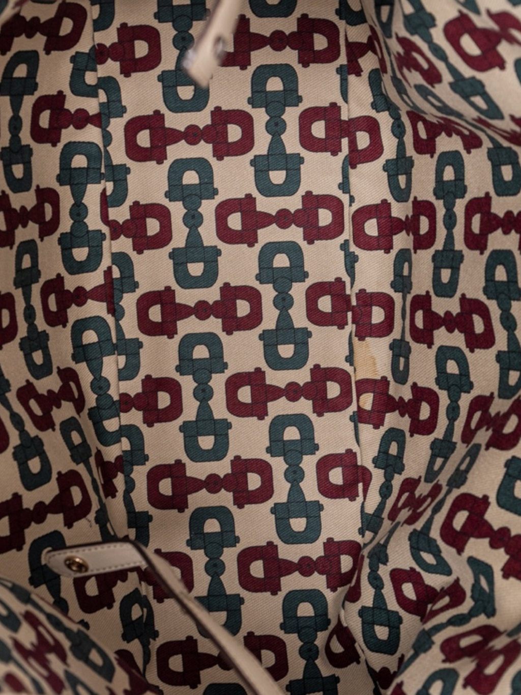 Gucci Pelham In Guccissima With Ivory Leather